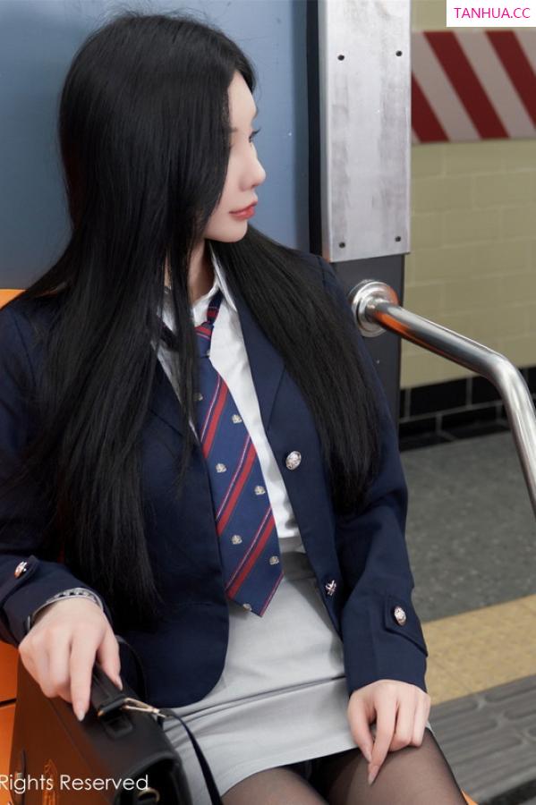 周于希dummy  [XiuRen]高清写真图 2023.07.14 No.7086 周于希Sally 制服短裙第19张图片